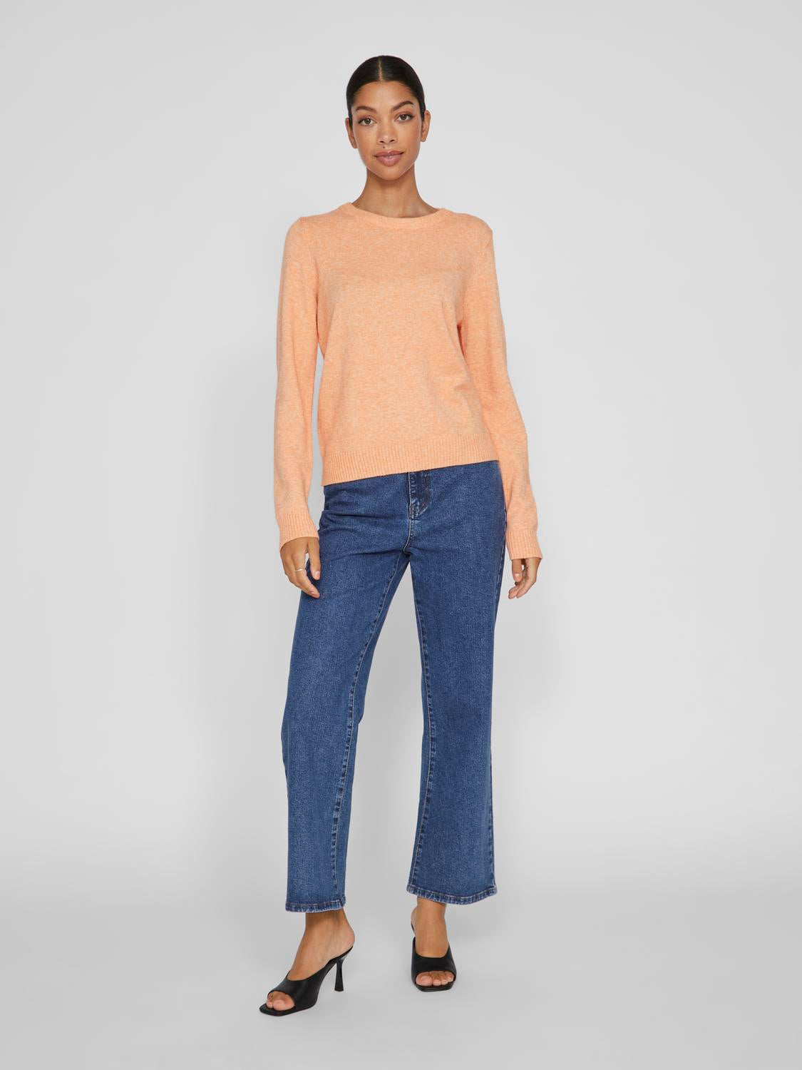 model_shot-front_full